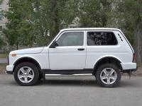 Пороги труба d76 с накладкой (вариант 3) 3дв. LADA 4x4 URBAN 2014-