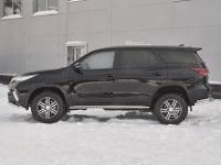 Пороги труба 75х42 овал с проступью(лист алюм пыльник) TOYOTA FORTUNER 2017-
