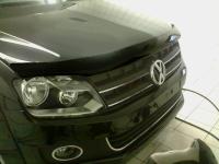 Дефлектор капота Volkswagen Amarok (Амарок) (2010-) (темный.)