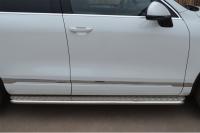 Пороги труба d42 с листом (лист алюм,проф.нерж)(вариант 1) VOLKSWAGEN Touareg 2010-2013