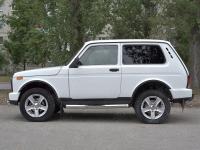 Пороги труба d76 с накладкой (вариант 1) 3дв. LADA 4x4 URBAN 2014-
