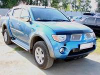 Дефлектор капота Mitsubishi L200 (2006-2013 / 2014-2015) (темн.)/Mitsubishi PAJERO Sport (2008-)