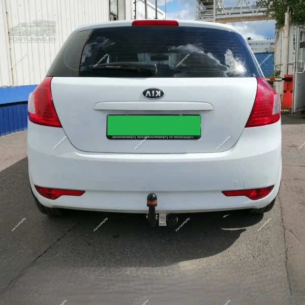 фото Фаркоп Leader Plus (Россия) для KIA Ceed I (2006-2012) «хэтчбек»