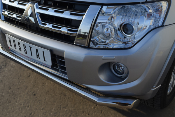 Фото Защита переднего бампера d63 (секции) MITSUBISHI Pajero 4 2012-2014
