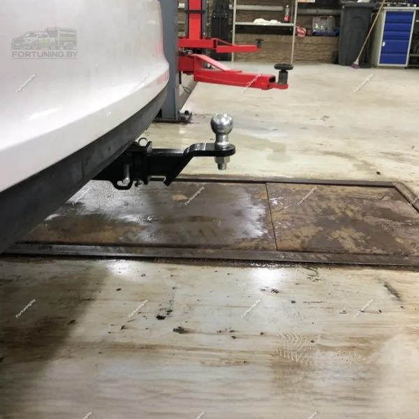 фото Фаркоп Leader Plus (Россия) «быстросъемный» для Volkswagen Jetta VI (2010-2018)