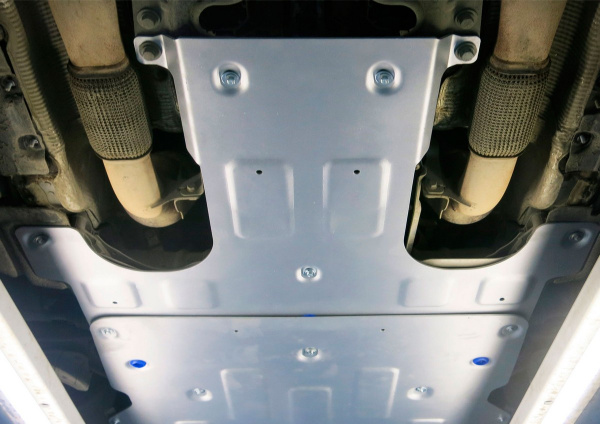 Фото Защита КПП Rival для Porsche Panamera 2016-н.в., алюминий 4 мм, с крепежом, 333.4611.1