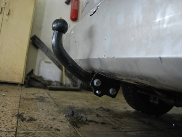 фото Фаркоп Imiola для Kia Carnival 2000-2006