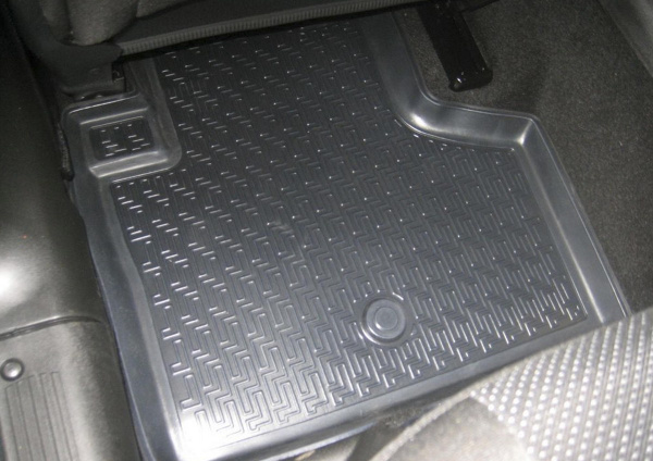 Автомобильные коврики Rival для Chevrolet Niva 5-дв. 2009-н.в., полиуретан, с крепежом, с перемычкой, 5 шт., 11004001