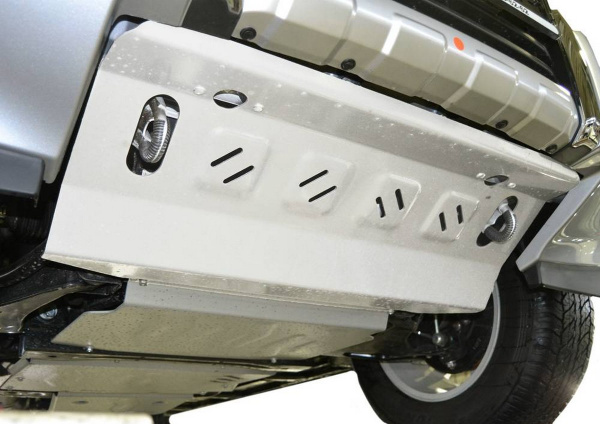 Фото Защита радиатора Rival для Mitsubishi Pajero IV 2006-2011 2011-н.в., алюминий 4 мм, с крепежом, 333.4012.1