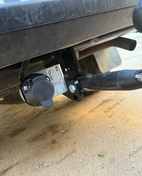 фото Фаркоп Avtos Toyota Hilux (2015-)