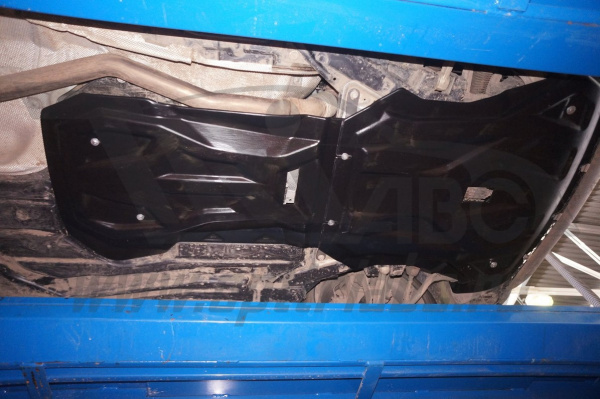 Фото Защита картера двигателя и кпп BMW X6M F86 (2014-) из 2-х частей