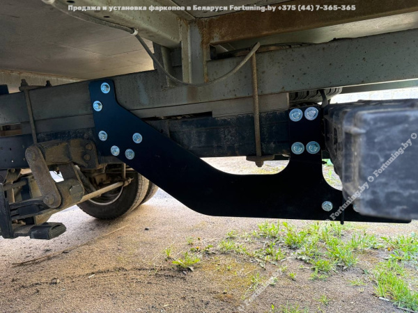 Фото фаркопа для Фаркоп BERG для ГАЗ Газель Next «бортовая» (2013-), "без противооткатного бруса, включая удлиненную версию, быстросъемный" 