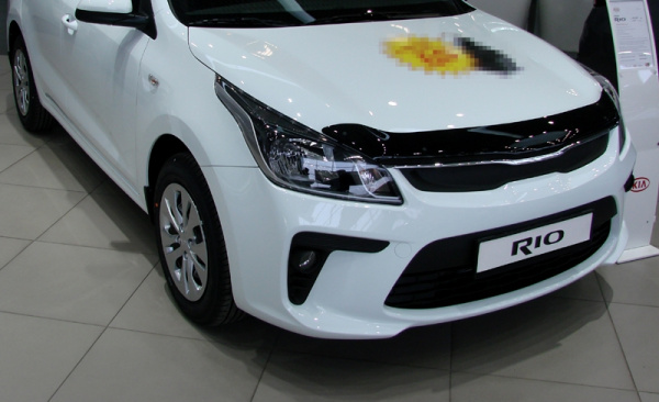 Фото Дефлектор капота Kia Rio (2017-) (темный)