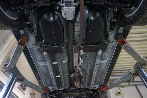 Фото Защита бензобаков Mitsubishi Outlander (Митсубиши Аутлендер) V-2.0;2.4;3.0 (2013-) из 2 частей (Алюминий 4 мм)( Митсубиси Митсубиши Аутлендер 3 \)