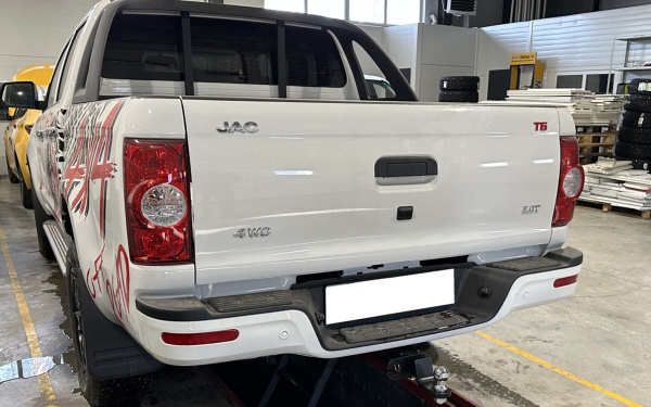 фото Фаркоп BERG «быстросъемный под квадрат» для JAC T6 I (2015-) "Сборка Казахстан"