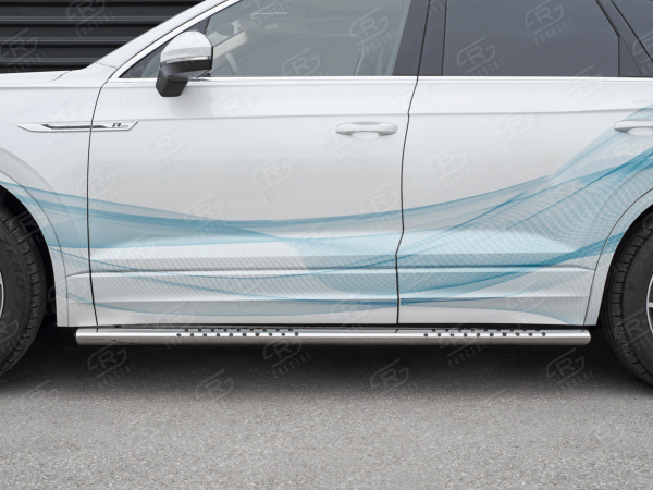 Фото Пороги труба 120х60 овал с проступью VOLKSWAGEN TOUAREG 2018-