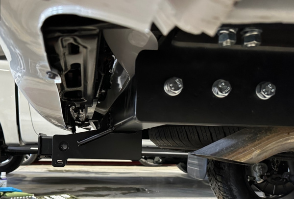 фото Фаркоп BERG «быстросъемный под квадрат» для JAC T6 I (2015-) "Сборка Казахстан"