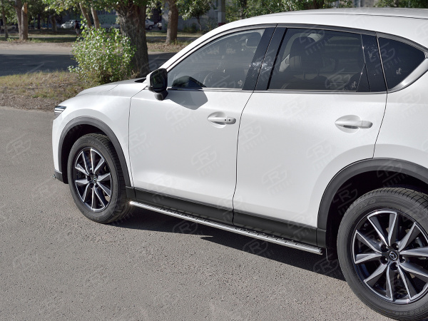 Фото Пороги труба 75х42 овал с проступью MAZDA CX-5 2017-