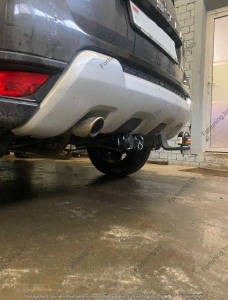 фото Фаркоп AvtoS для Renault Duster I «рестайлинг» (2015-2021) "под квадрат"