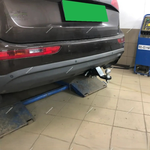 Фаркоп Leader Plus (Россия) «быстросъемный под квадрат» для Audi Q5 I «8R» (2008-2017)