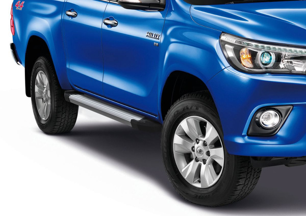 Фото Пороги алюминиевые Rival "Silver" для Toyota Hilux 2015-