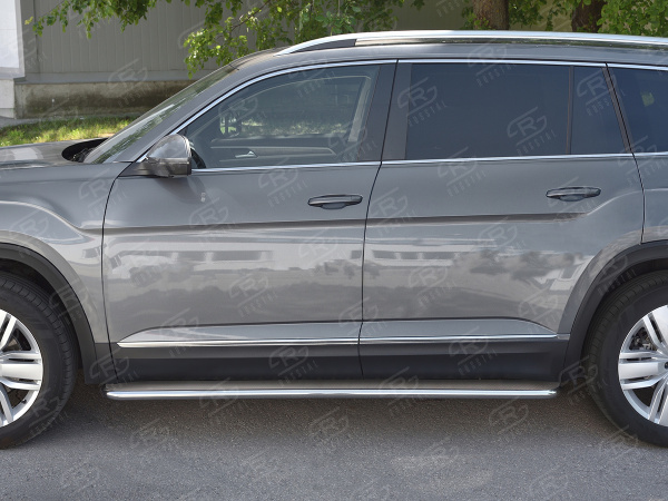 Фото Пороги труба d42 с листом (лист нерж, проф.нерж) (вариант 3) VOLKSWAGEN TERAMONT 2017-