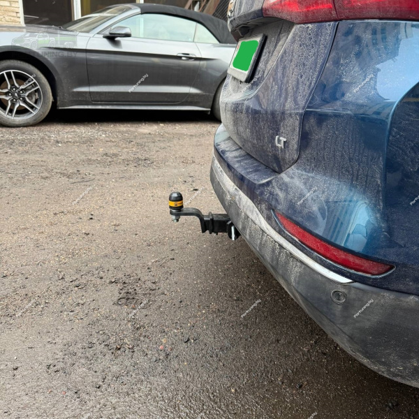 Фаркоп "Быстросъемный под квадрат" для Chevrolet Equinox III (2017-)