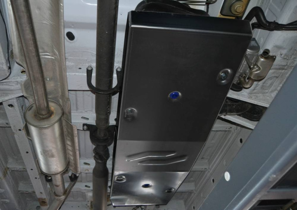 Фото Защита топливного бака Автоброня для Mercedes Benz Sprinter 2WD, V - 311CDI; 315CDI 2009-