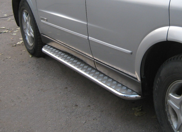 Фото Пороги труба d42 с листом (лист алюм,проф.нерж) SSANG YONG Kyron 2007-