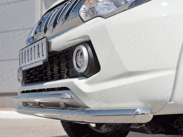 Фото Защита переднего бампера d63 секция-d42 дуга с декором MITSUBISHI L200 2015-