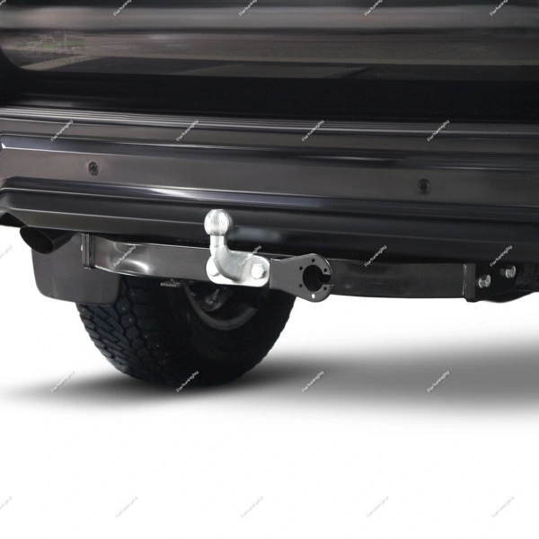 фото Фаркоп BERG (Россия) для Toyota Land Cruiser Prado 150 (Black Onyx) «2 и 3 рестайлинг» (2017-2024)