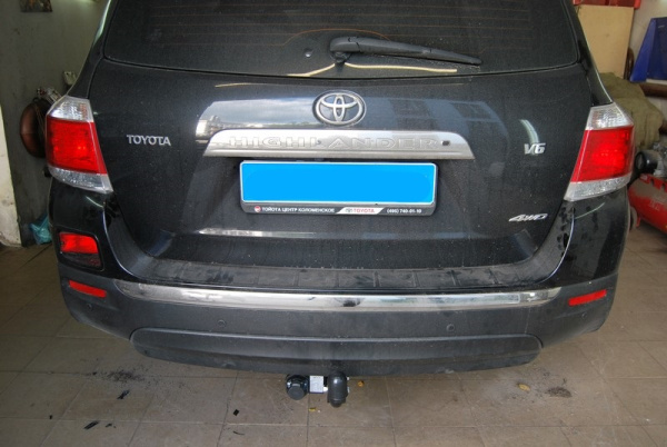 фото Фаркоп Imiola для Toyota Highlander 2010-2014