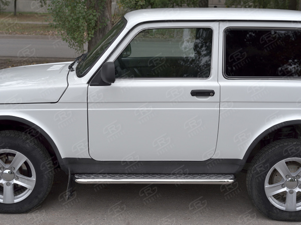 Фото Пороги труба d42 с листом (лист алюм, проф.сталь) (вариант 2) 3дв. LADA 4x4 URBAN 2014-