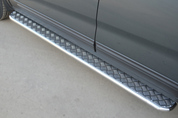 Фото Пороги труба d42 с листом (лист алюм, проф. нерж) (вариант 1) KIA Sorento 2012-