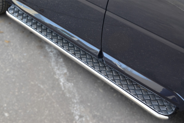 Фото Пороги труба d42 с листом (лист алюм, проф.нерж) (вариант 1) LAND ROVER Freelander 2 2012-