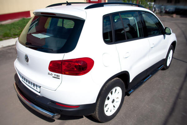 Фото Пороги труба d76 с накладками (вариант 2) VOLKSWAGEN Tiguan Track & Field 2011-2016