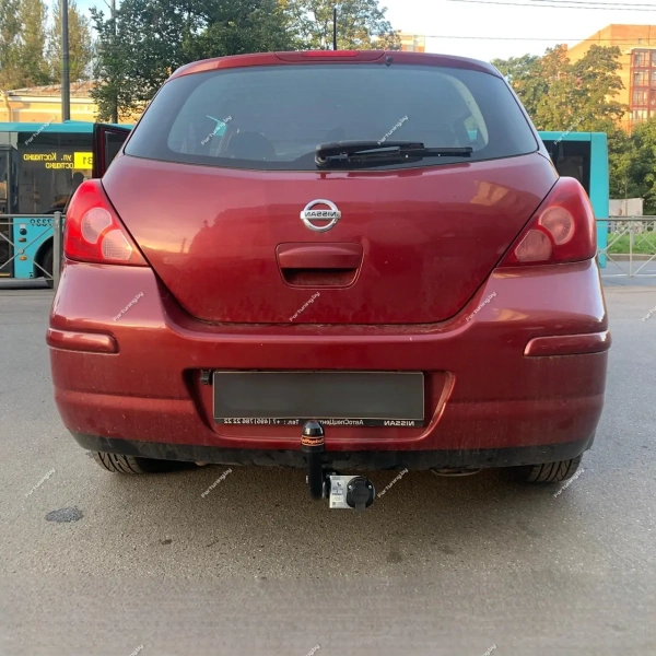фото Фаркоп Leader Plus (Россия) для Nissan Tiida I (2004-2013) «хэтчбек»