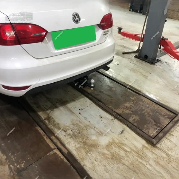 фото Фаркоп Leader Plus (Россия) «быстросъемный» для Volkswagen Jetta VI (2010-2018)