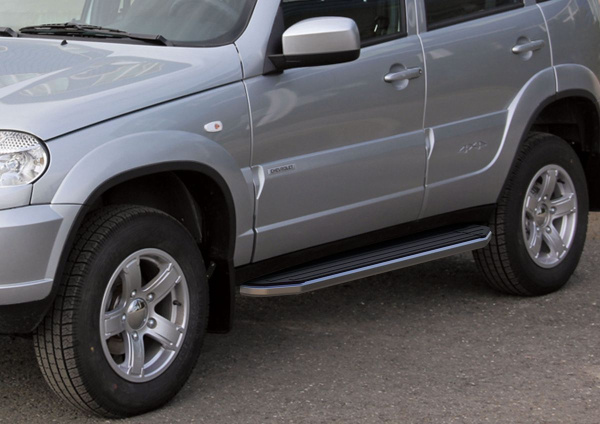Фото Пороги алюминиевые Rival "Premium" для Chevrolet Niva 2002-2009-