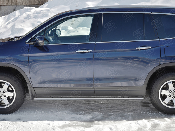 Фото Пороги труба 75х42 овал с проступью HONDA PILOT 2016-