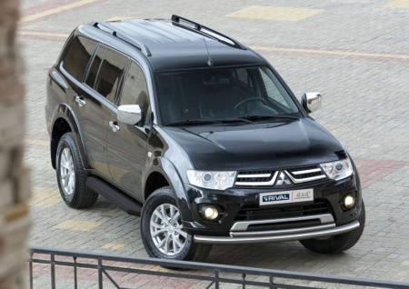 Пороги алюминиевые Rival "Premium-Black" для Mitsubishi Pajero Sport 2008-2013-2016