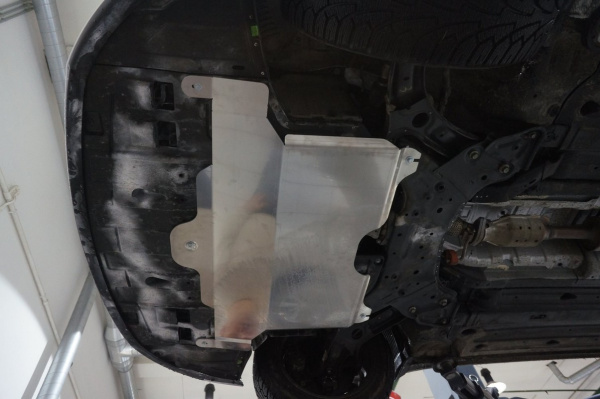 Фото Защита картера двигателя и кпп Hyundai I30 (2015-)