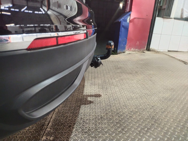 Фаркоп Avtos Audi Q3 (2011-2018)