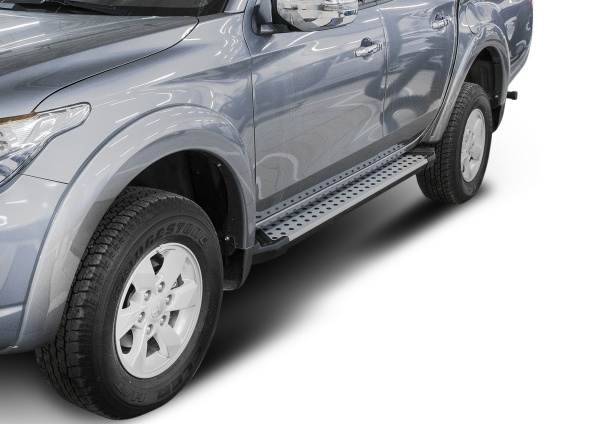 Фото Пороги алюминиевые Rival "Bmw-Style" для Mitsubishi L200 2006-2015-