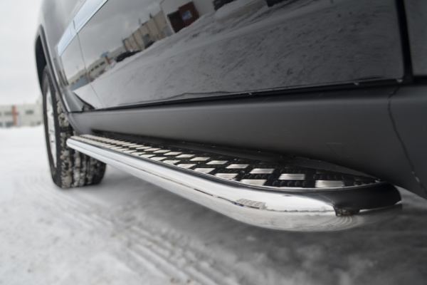 Фото Пороги труба d42 с листом (лист алюм., проф. нерж) (Вариант 1) JEEP Grand Cherokee 2012