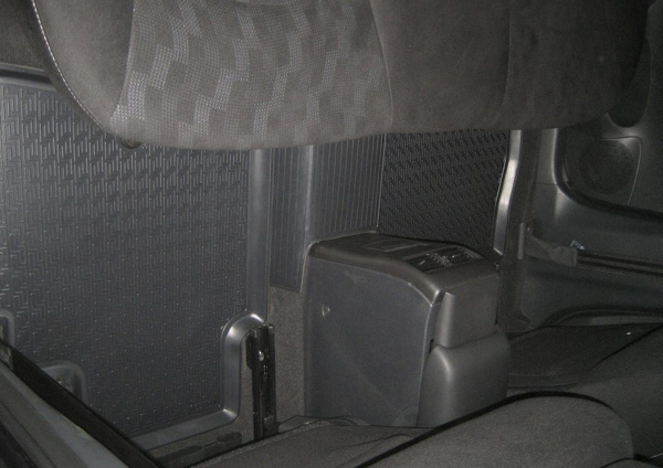 Автомобильные коврики Rival для Nissan Sentra седан 2014-н.в., полиуретан, с крепежом, с перемычкой, 5 шт., 14106001