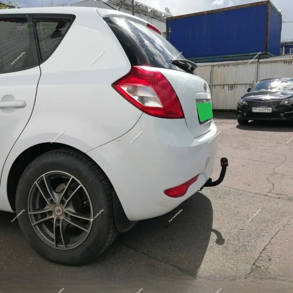 фото Фаркоп Leader Plus (Россия) для KIA Ceed I (2006-2012) «хэтчбек»
