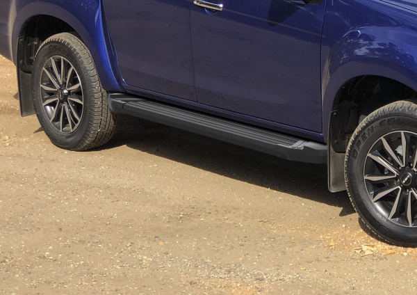 Фото Порог-площадка "Black"  Isuzu D-MAX 2016-