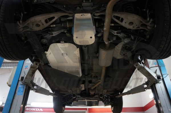 Фото Защита днища Honda CR-V 5 поколение (2016-) из 3 частей