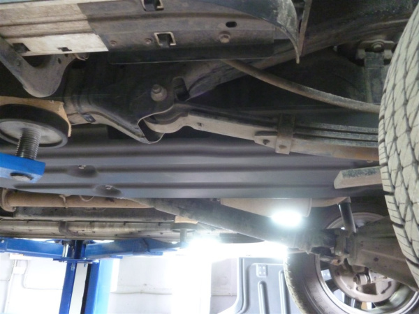 Фото Композитная защита топливного бака Toyota Hilux (2015-)